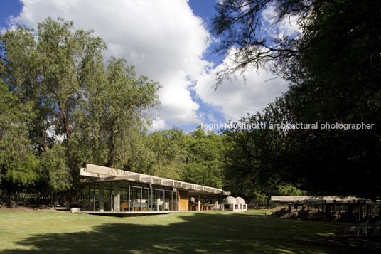 farm pavilion bertolino+barrado