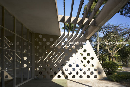 h-20 officers and teachers residences at ita oscar niemeyer