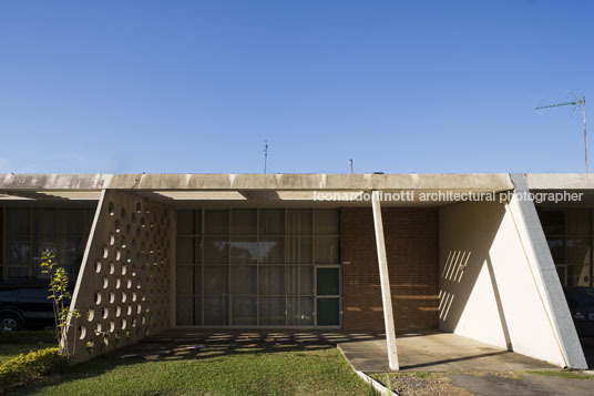 h-20 officers and teachers residences at ita oscar niemeyer