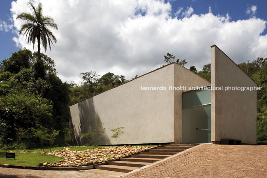 galeria doris salcedo - inhotim arquitetos associados