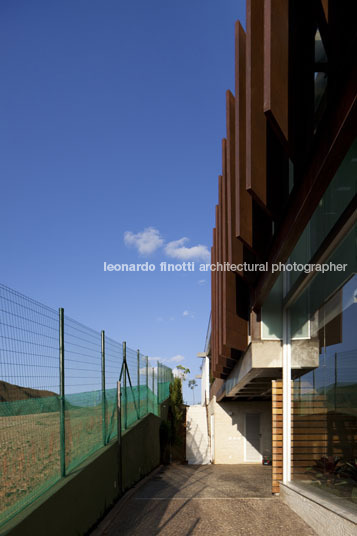 casa nb arquitetos associados