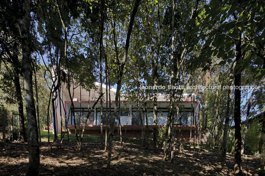 house in araras valley arquitetos associados