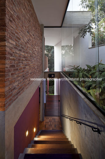 house in araras valley arquitetos associados