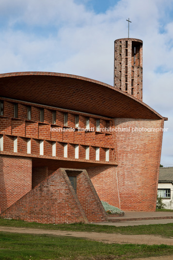 cristo obrero church eladio dieste