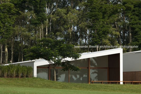 villas fasano - fazenda boa vista isay weinfeld