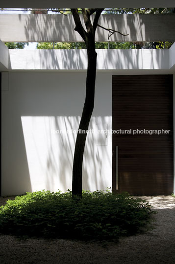 casa vertical isay weinfeld