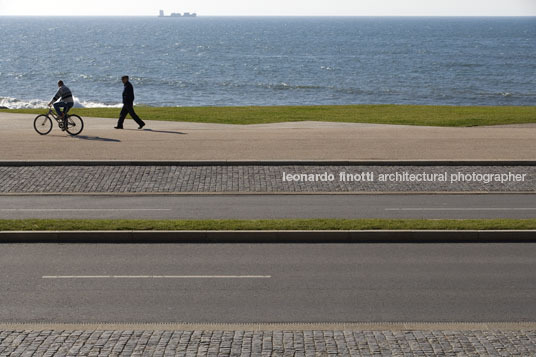 leça da palmeira seaside alvaro siza