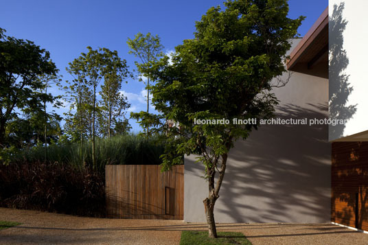 residência jsfn - quinta da baroneza gui mattos