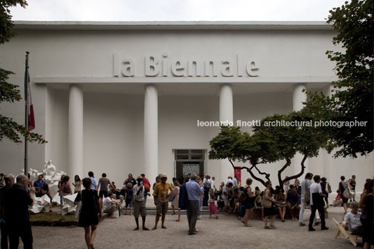 people meet in architecture - giardine della bienalle 2010 kazuyo sejima