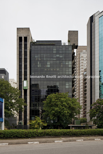 edifício keiralla sarhan paulo mendes da rocha