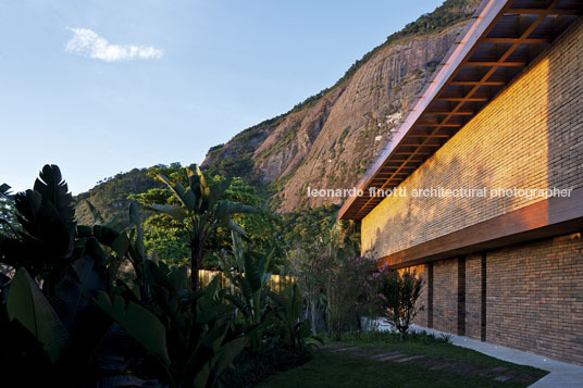 casa joá bernardes+jacobsen