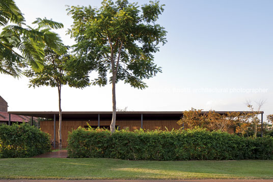 casa ml - fazenda boa vista bernardes+jacobsen