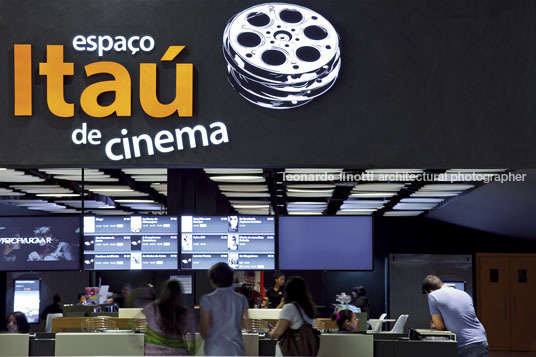 cinema itaú/casapark metro arquitetos