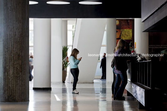 cinema itaú/crystal mall metro arquitetos