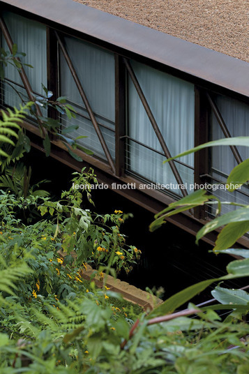 casa ponte - serra das araras bernardes arquitetura