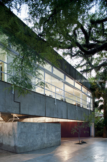 gerassi house Paulo Mendes da Rocha