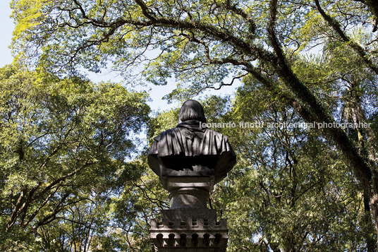 parque da luz several authors