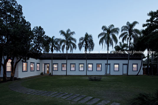 fazenda 3 pedras - casa isay weinfeld