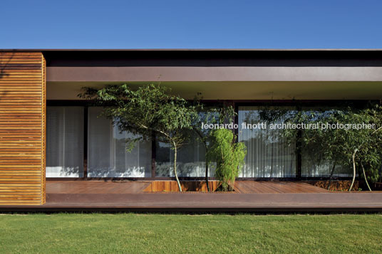 casa bv - fazenda boa vista bernardes+jacobsen