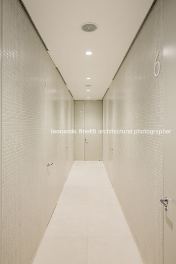 body tech - iguatemi isay weinfeld