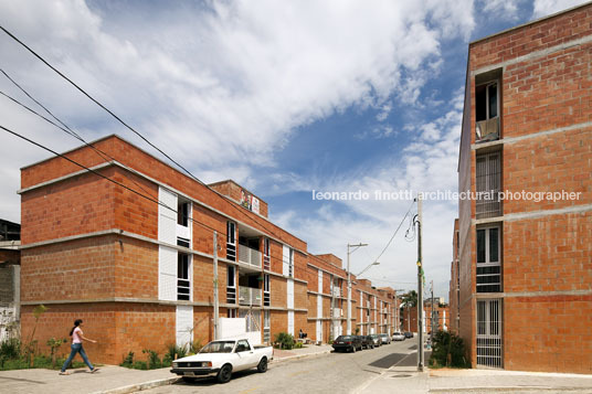 jardim vicentina social housing vigliecca & associados