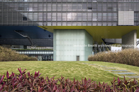 horizontal skyscraper - vanke center steven holl