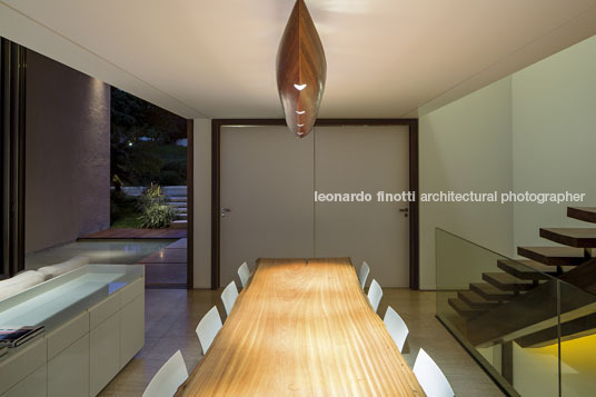 casa ra bernardes arquitetura