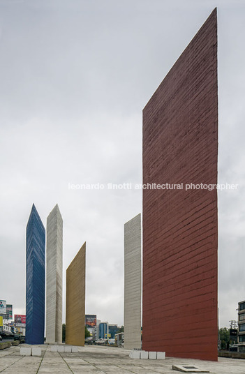 torres de satélite luis barragan