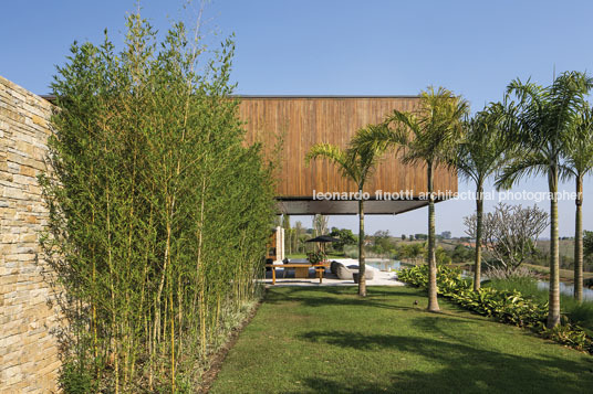 casa rsc - fazenda boa vista jacobsen arquitetura