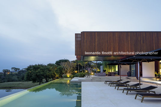 casa rsc - fazenda boa vista jacobsen arquitetura