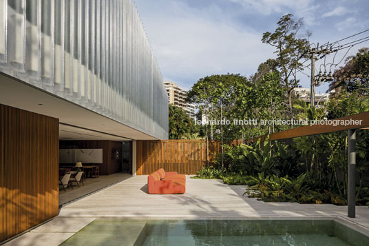 casa jzl bernardes arquitetura