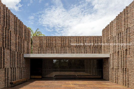 galeria claudia andujar - inhotim arquitetos associados