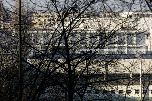 emmi-main office and apartment complex rüssli architekten