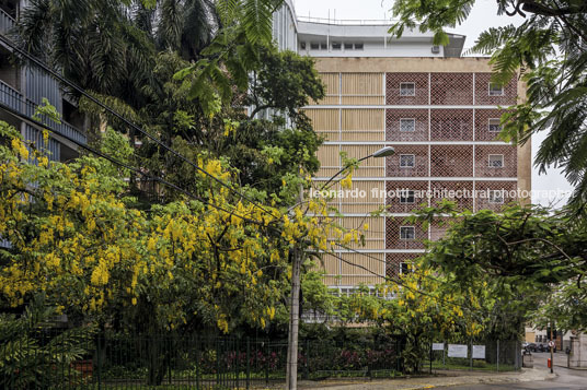 three buildings at guinle park lucio costa