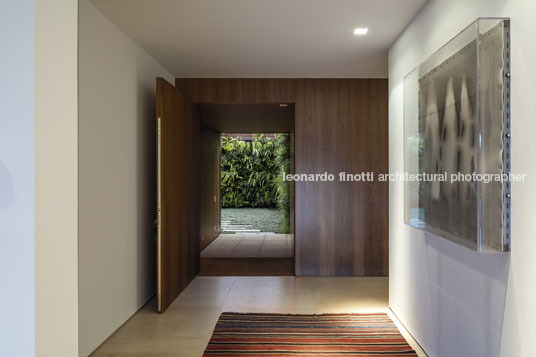 casa hey isay weinfeld