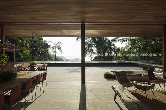 casa rlw - são pedro jacobsen arquitetura