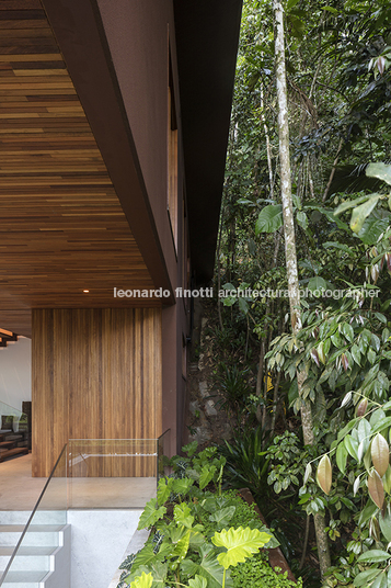 casa rlw - são pedro jacobsen arquitetura