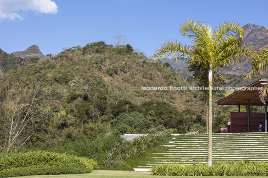 casa terra bernardes arquitetura