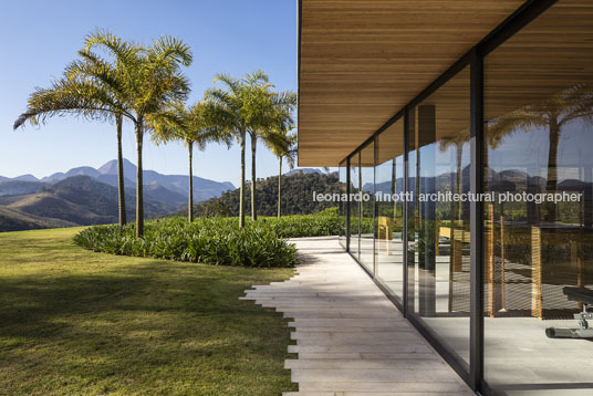 casa terra bernardes arquitetura