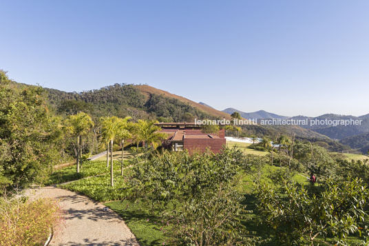 casa terra bernardes arquitetura