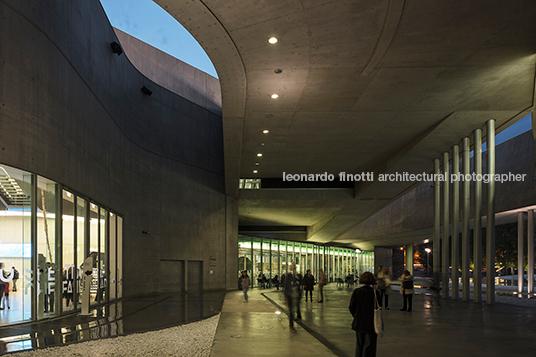 maxxi museum zaha hadid