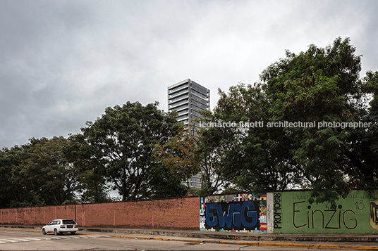 torre ambassador jorge gambini + hans kenning