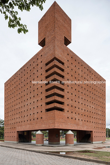 monumento "cumbre de las americas" mario botta