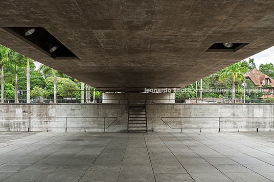 mube paulo mendes da rocha