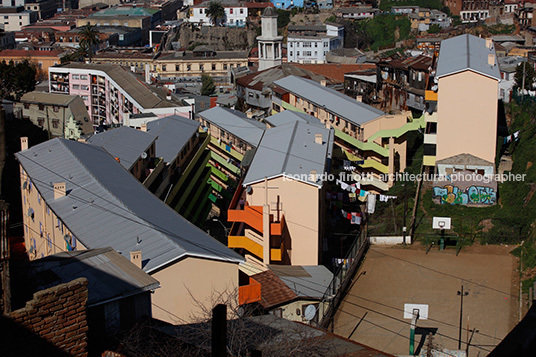 valparaíso/viña del mar snapshots several architects