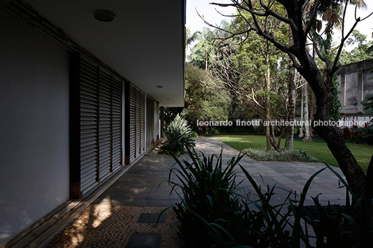 residência rua suécia miguel juliano