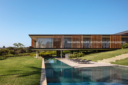 casa rrm - fazenda boa vista bernardes arquitetura