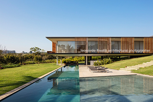 casa rrm - fazenda boa vista bernardes arquitetura