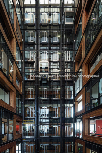 centro de innovación - universidad católica alejandro aravena