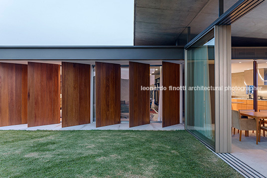 casa origami - fazenda boa vista bernardes arquitetura